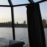 Aurorahut Aurantola *