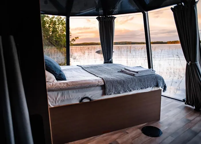 Luxe tent Aurorahut Aurantola